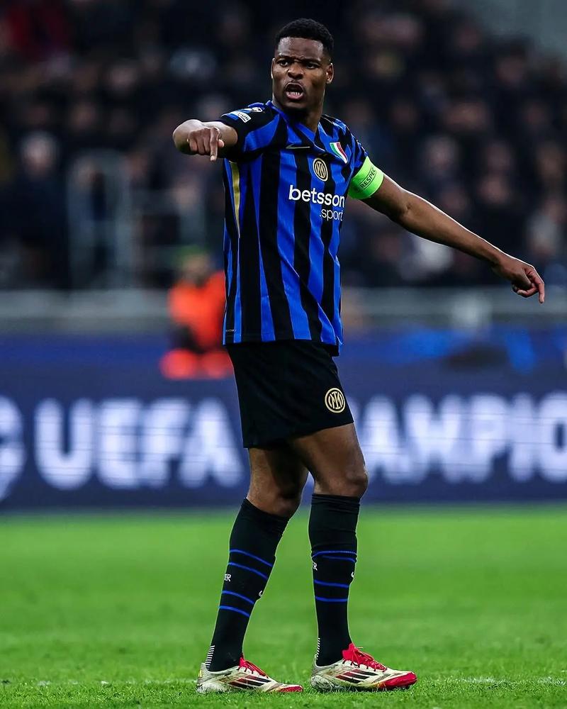 比安奇：难以理解孔蒂如此抱怨，球队的替补席存在问题