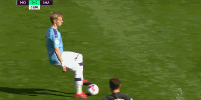 阿森纳发布战小蜜蜂赛前海报：因卡皮耶单人出镜（阿森纳发布对阵小蜜蜂赛前海报：因卡皮耶独自亮相）