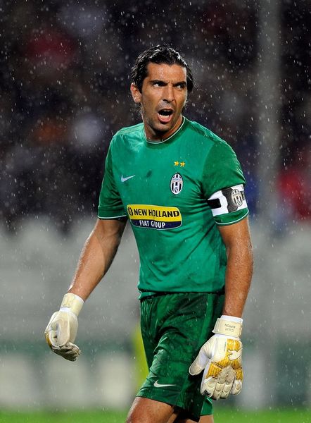 连续30场非友谊赛保持不败，西班牙是历史第四队