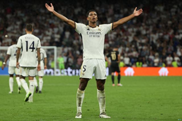 篮球篮网主力球员恢复训练，状态回升（篮网核心重返训练场，竞技状态逐步回暖）