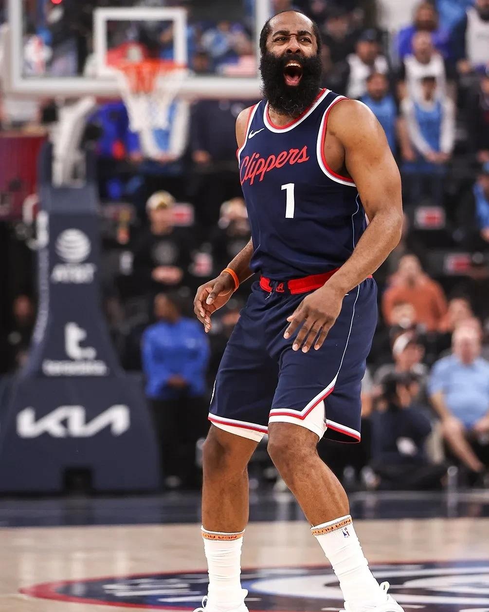 武磊迎34岁生日，个人官博感言：伤痛终将过去，步履始终磊落（武磊34岁生日发文：伤痛终会远去，脚步依旧磊落）