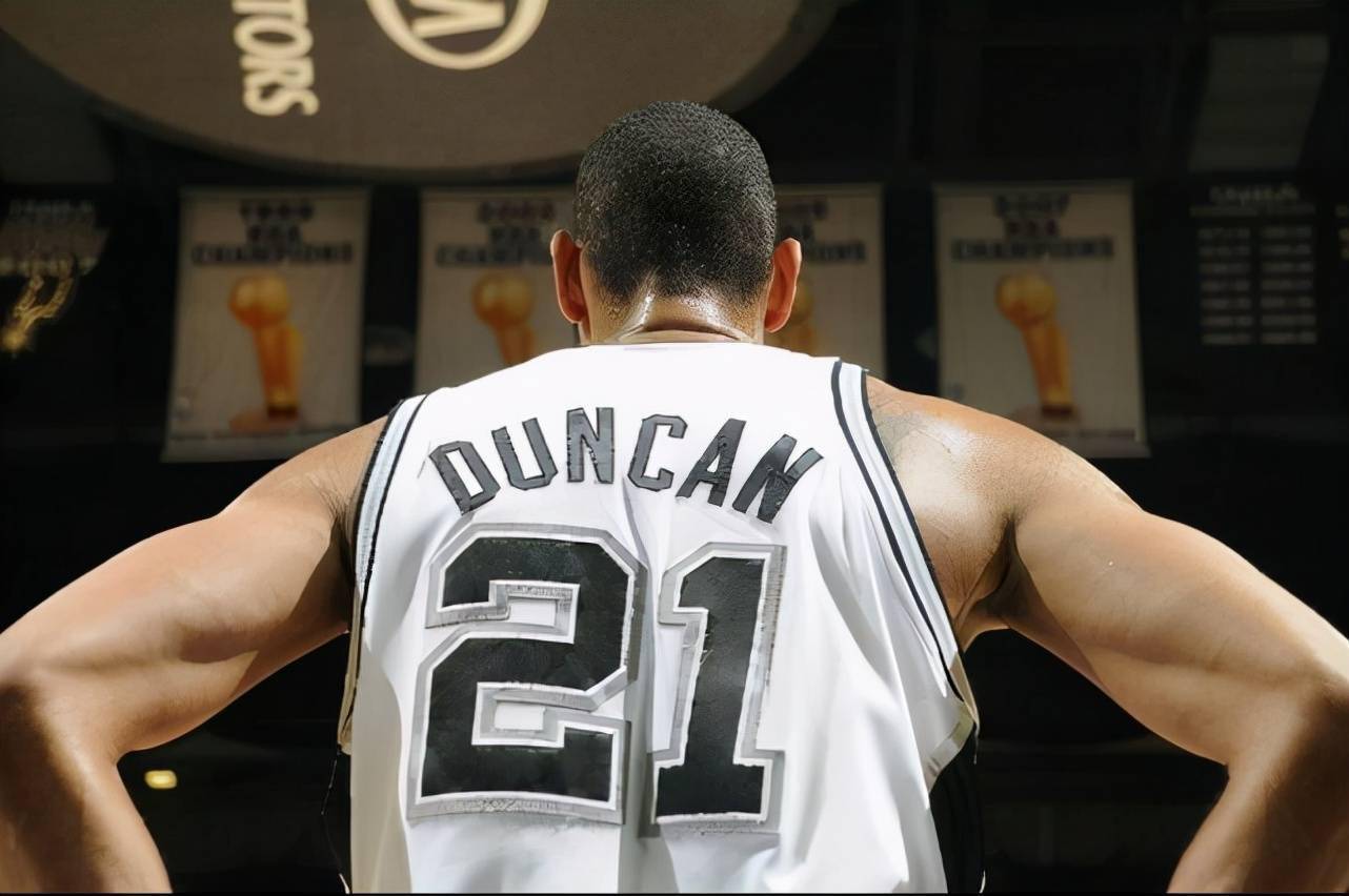 梅开二度助国米终结连败，劳塔罗当选与比萨一役全场最佳（劳塔罗双响助国米止连败，获评对阵比萨全场最佳）